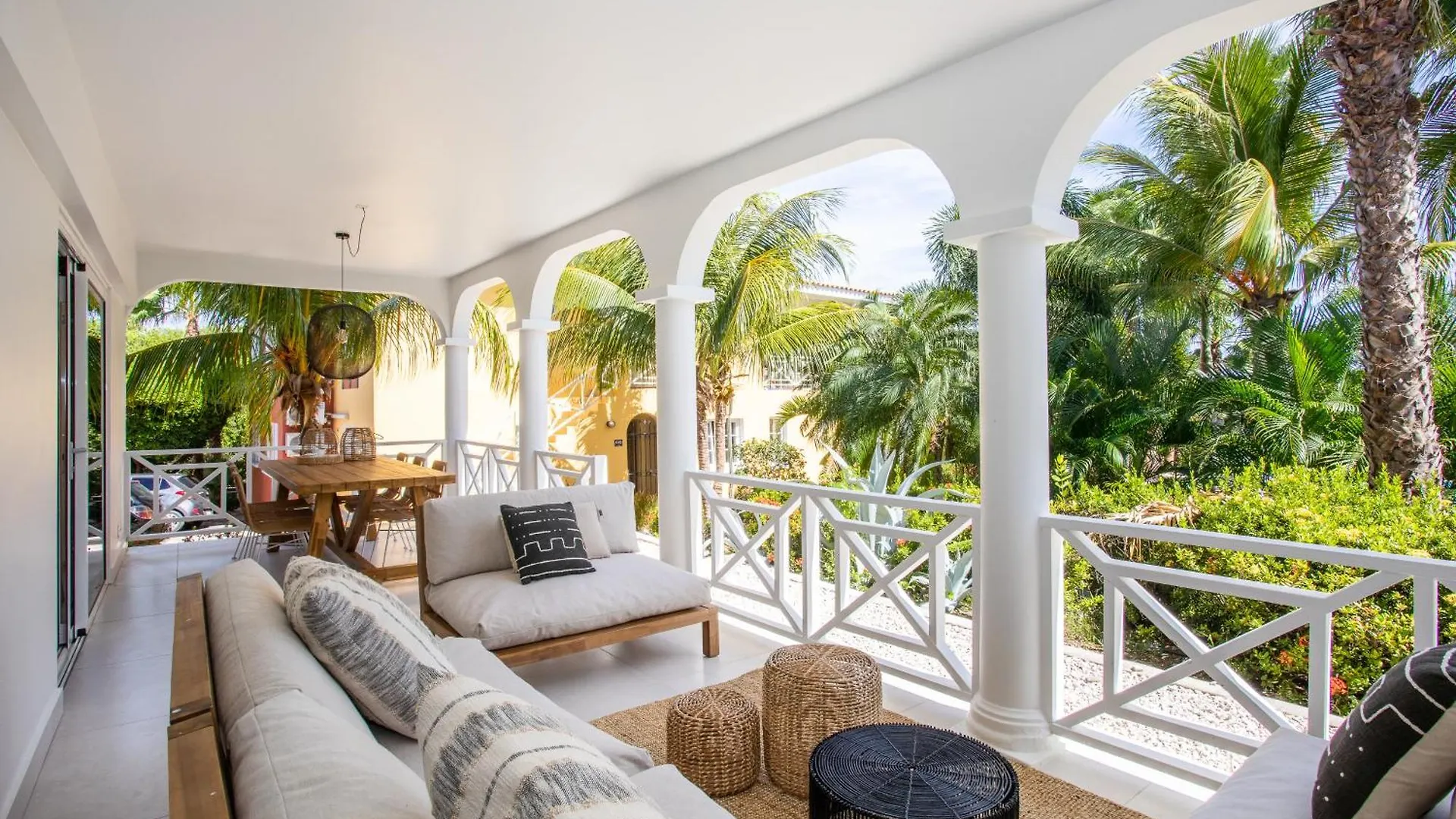 Dushi Tropicana, Jan Thiel, Curacao 0*,